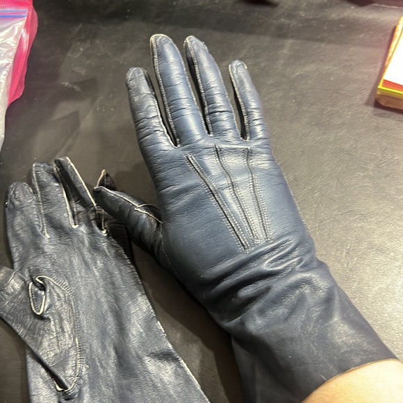 Vintage leather gloves, “Jean Atkins” navy lamb skin - Picture 6 of 7